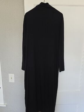 Attitudes by Renee Black Long Sleeve Midi Dress